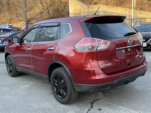Used 2015 Nissan Rogue S image 4