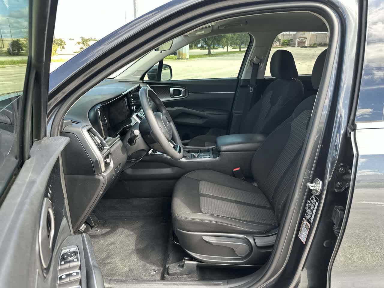 Used 2022 Kia Sorento LX FWD image 10