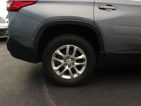 Used 2021 Chevrolet Traverse LT FWD image 8