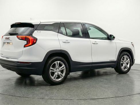 Used 2024 GMC Terrain SLE FWD image 9