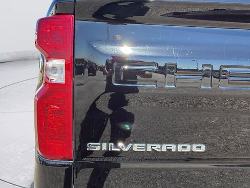 Used 2025 Chevrolet Silverado 1500 Custom image 38