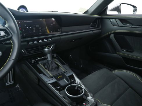 Used 2024 Porsche 911 GT3 RWD image 34