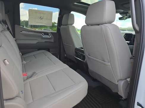 New 2026 Chevrolet Silverado 1500 LTZ w/ LTZ Premium Package AWD/4WD image 15