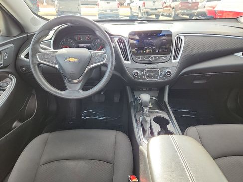 Used 2024 Chevrolet Malibu LT image 9