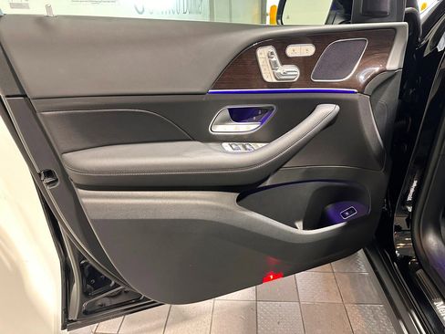 Used 2025 Mercedes-Benz GLE 350 4MATIC image 8