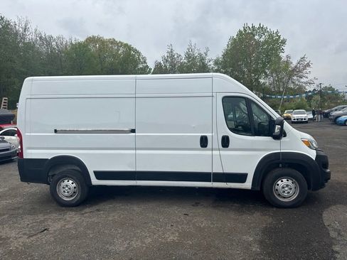 Used 2023 RAM ProMaster 2500 FWD image 3
