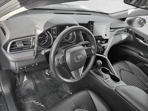 Used 2024 Toyota Camry SE image 11