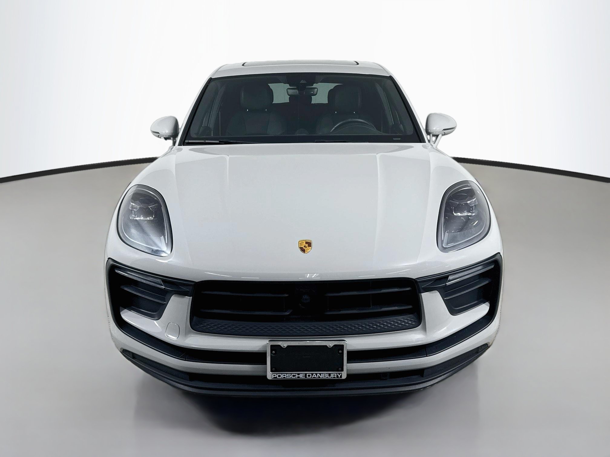 Certified 2023 Porsche Macan AWD/4WD image 6
