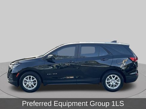 Used 2022 Chevrolet Equinox LS w/ Driver Confidence II Package FWD image 2