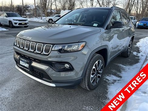 Certified 2022 Jeep Compass Limited image 4