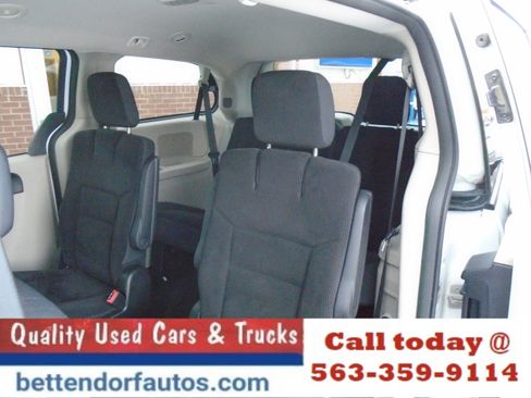 Used 2018 Dodge Grand Caravan SE w/ UConnect Hands-Free Group image 9