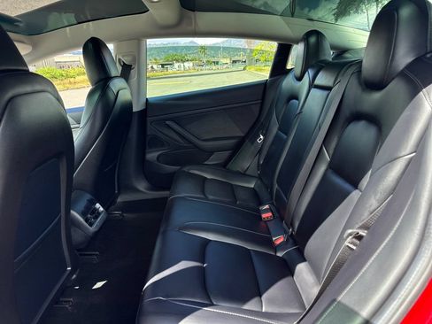 Used 2020 Tesla Model 3 Standard Range Plus RWD image 14