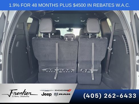 New 2026 Chrysler Pacifica Select w/ S Appearance Package FWD image 29