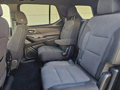 Used 2022 Chevrolet Traverse LT AWD/4WD image 16