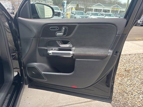 Used 2021 Mercedes-Benz GLB 250 4MATIC w/ AMG Line image 39