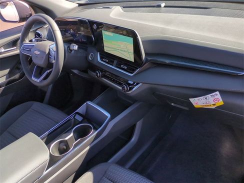 New 2025 Chevrolet Equinox LT w/ Safety and Technology Package image 28