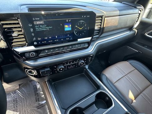 Used 2024 Chevrolet Silverado 3500 High Country w/ High Country Premium Package image 30