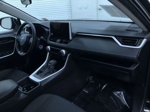 Certified 2025 Toyota RAV4 LE image 23