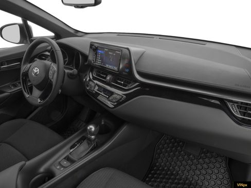 Used 2019 Toyota C-HR XLE FWD image 5