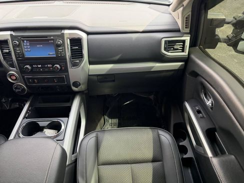 Used 2017 Nissan Titan PRO-4X AWD/4WD image 23