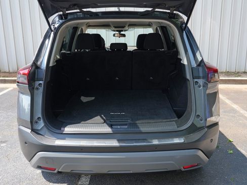 Used 2022 Nissan Rogue SV FWD image 9