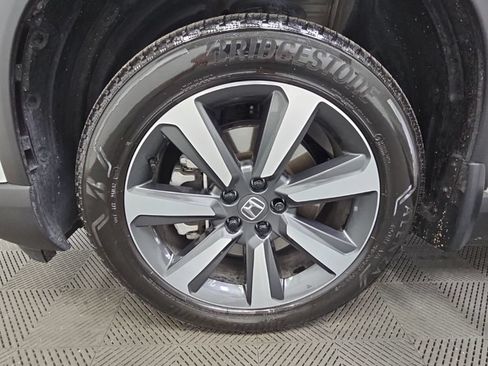 Used 2025 Honda Pilot Touring image 47