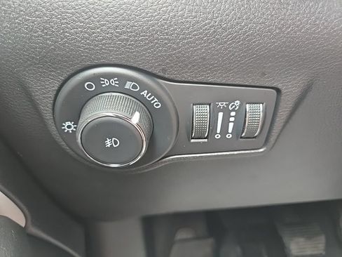 Used 2023 Jeep Compass Limited w/ Sun and Sound Group AWD/4WD image 48