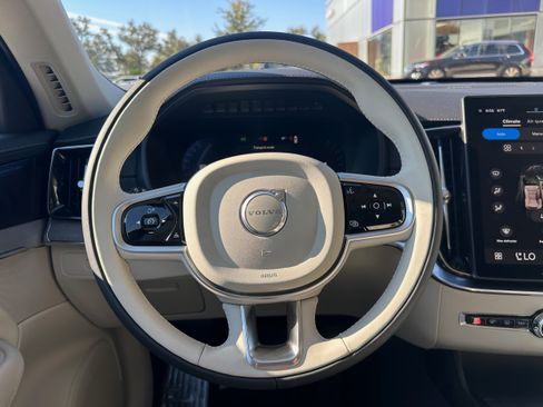 Used 2026 Volvo XC90 B6 Ultra w/ Protection Package Premier AWD/4WD image 15