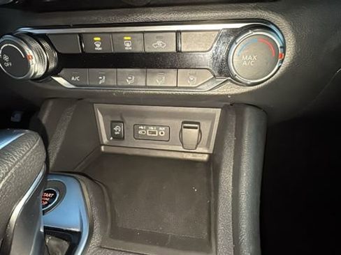 Used 2024 Nissan Sentra SV image 20