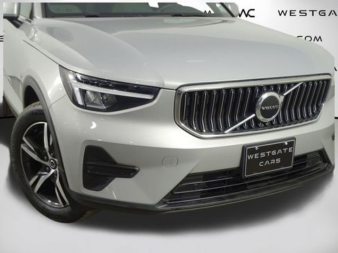 Used 2025 Volvo XC40 B5 Core image 43