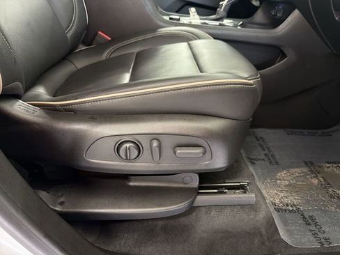 Used 2022 Chevrolet Traverse Premier w/ LPO, Floor Liner Package image 21