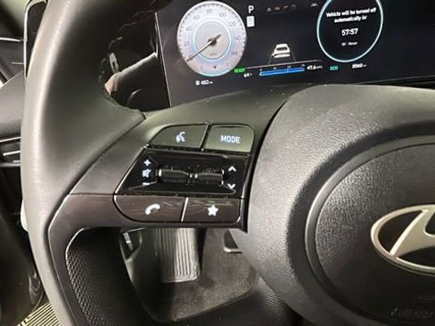 Used 2025 Hyundai Elantra Limited FWD image 16