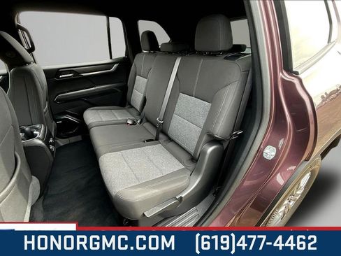 Used 2025 GMC Acadia Elevation image 22