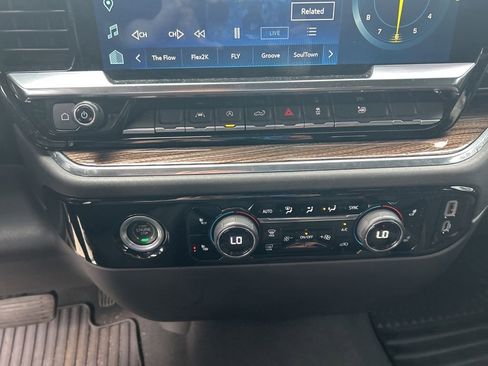 Used 2023 Chevrolet Silverado 1500 LT image 18