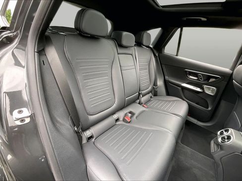 Used 2024 Mercedes-Benz GLC 300 4MATIC image 19