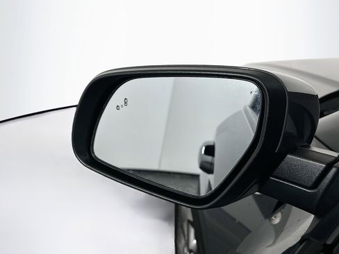 Used 2024 Hyundai Venue SEL image 16