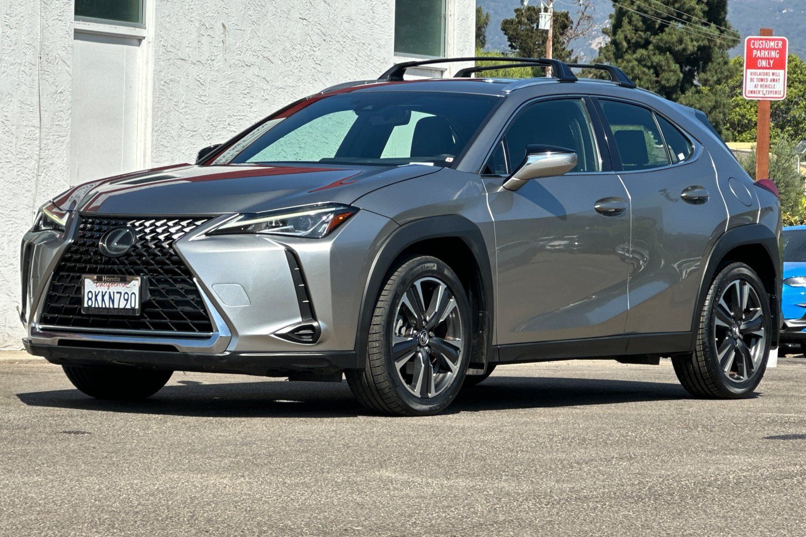 Used 2019 Lexus UX 200 w/ Premium Package FWD image 8