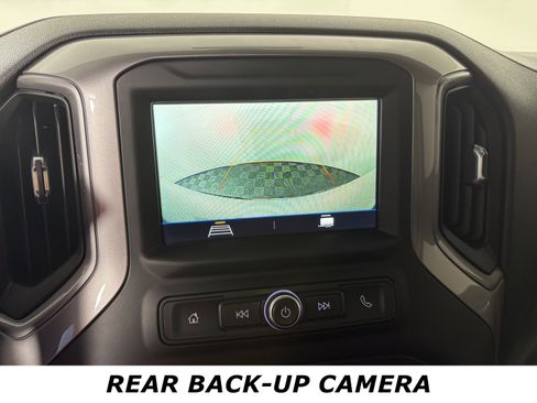 Used 2019 Chevrolet Silverado 1500 Custom w/ Custom Value Package image 5