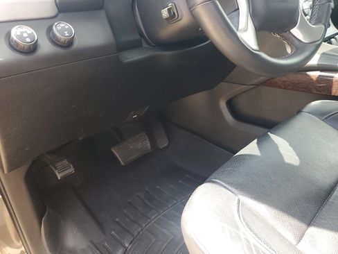 Used 2016 GMC Yukon SLT AWD/4WD image 26