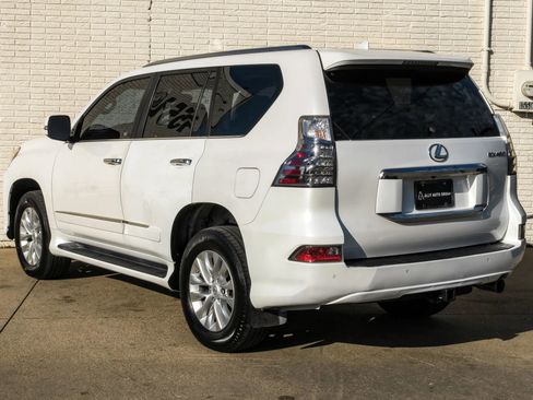 Used 2017 Lexus GX 460 image 10
