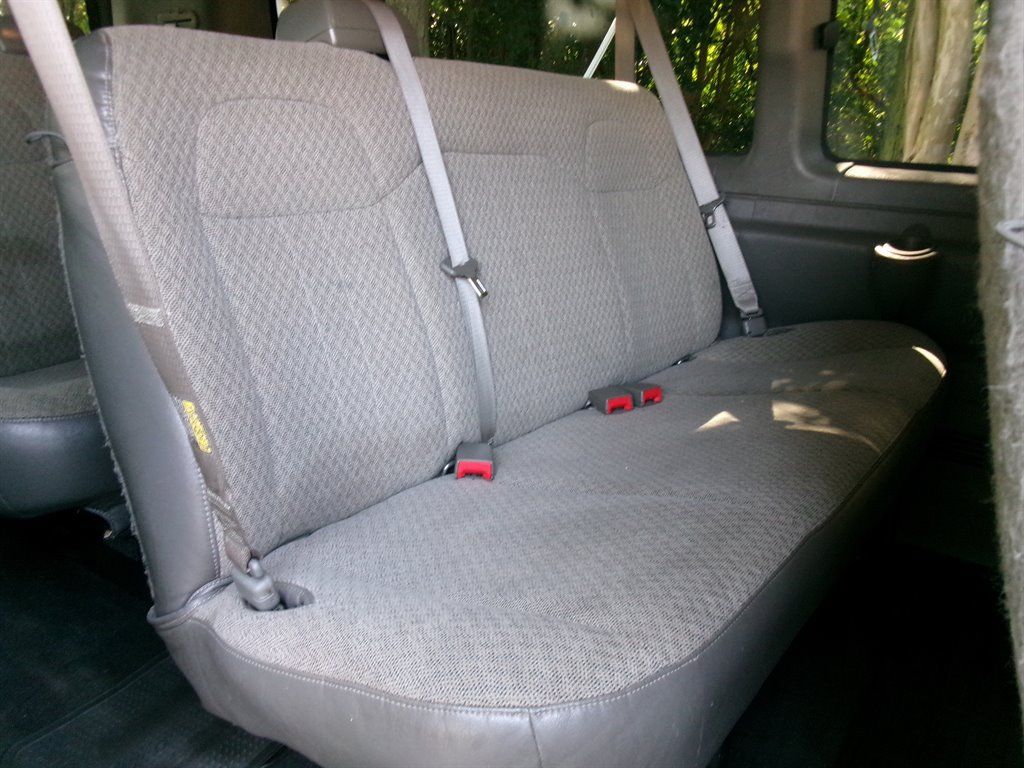 Used 2015 Chevrolet Express 3500 LT w/ LT Preferred Equipment Group RWD image 25