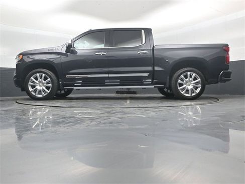 Used 2022 Chevrolet Silverado 1500 High Country w/ High Country Premium Package image 42