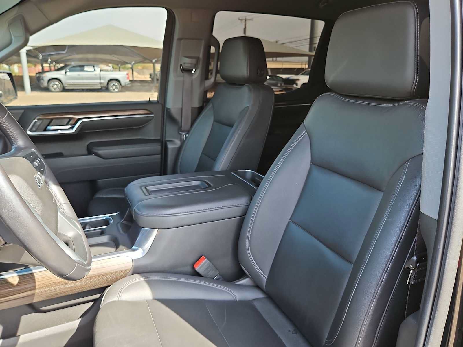Used 2022 Chevrolet Silverado 1500 LT Trail Boss w/ LT Trail Boss Premium Package AWD/4WD image 15