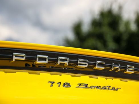 Certified 2024 Porsche 718 Boxster RWD image 20