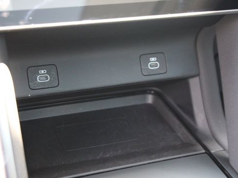 Certified 2024 Land Rover Discovery Sport S image 17