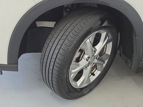 Certified 2025 Honda HR-V LX image 31