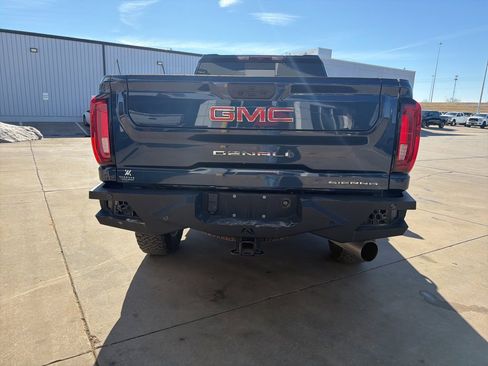 Used 2022 GMC Sierra 2500 Denali image 4