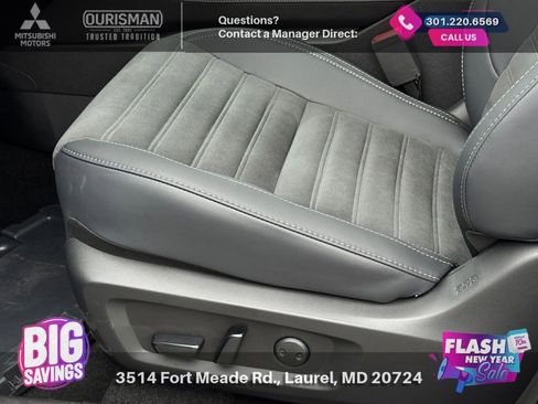 New 2025 Mitsubishi Outlander SE image 17