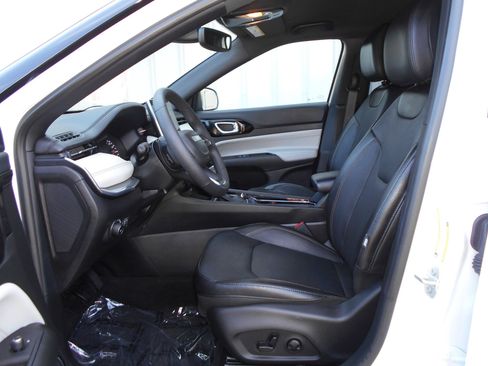 Certified 2023 Jeep Compass Limited AWD/4WD image 6