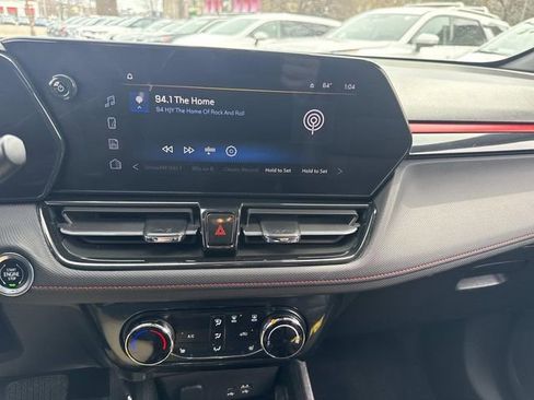 Used 2024 Chevrolet TrailBlazer RS image 24